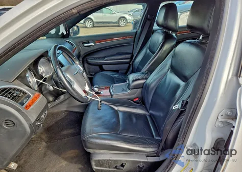 2014 Chrysler 300 z USA, uszkodzony, nr VIN 2C3CCARG3EH328062